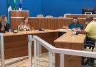 Vereadores Renée Venâncio e Apostolo Ivanildo ouvem servidores da prefeitura sobre compra de medicamentos especiais