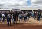 Governador Reinaldo Azambuja é recebido com vaias em Rio Brilhante e abandona inauguração de obra sem discursar