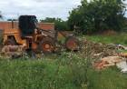 Prefeitura de Três Lagoas realiza fiscalização e limpeza de terrenos baldios