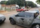 Homem ameaça explodir casa e é contido a tiros ao tentar esfaquear policiais