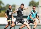 Corinthians treina finalizações e faz 'minijogo' em quarto trabalho da semana