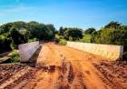 Obra da ponte de concreto do Córrego Lagoa Amarelo está em fase de finalização
