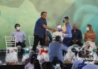 Vereador de Campo Grande entrega título de 'visitante ilustre' a Bolsonaro
