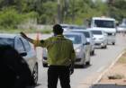 Lei sancionada por Bolsonaro cancela guincho em blitz e dá 15 dias para motorista regularizar carro