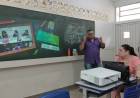 Professor Ismael dos Santos apresenta Práticas Exitosas em Leitura e Interpretação de Textos em Sala de aula em dia de formação continuada