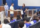 Alunos da escola Maria de Lourdes Lopes entregam solicitações de melhorias durante Visita Guiada
