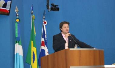 Presidente da Câmara de vereadores André Bittencourt explana sobre o  Projeto de Lei  que autoriza o deslocamento do SAMU para redes privadas.