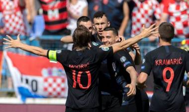 Croácia bate País de Gales e vira líder do Grupo E das Eliminatórias da Eurocopa 