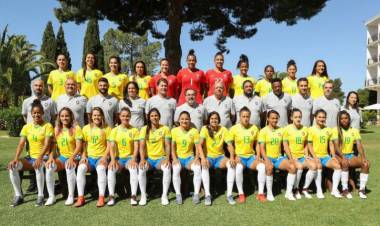 Em época de Copa do Mundo, mural em SP homenageia futebol feminino 