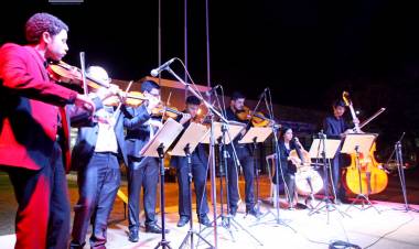 Biblioteca Cultural teve presença de artista renomado e apresentações musicais