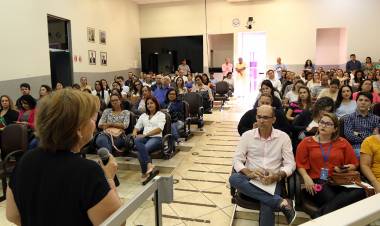 Dentistas e Auxiliares participam de capacitação sobre Farmacologia na Prática Odontológica