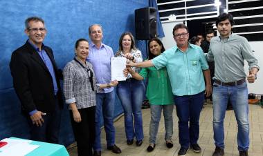 Administração empossa concursados para cargos na Saúde e Assistência Social