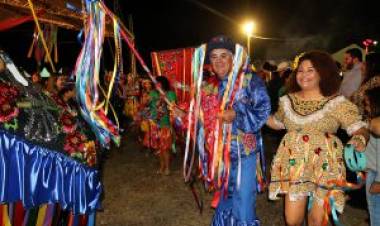 Superando expectativas, 5 mil pessoas prestigiaram primeira noite da 31ª Festa do Folclore de Três Lagoas