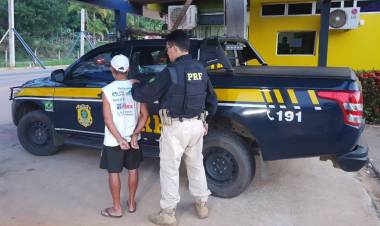 Professor de 70 é indiciado ao sair de motel com menina de 11