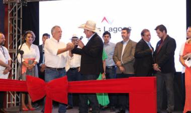FESTA – Prefeito Ângelo Guerreio prestigia inauguração do Shopping Três Lagoas