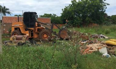 Prefeitura de Três Lagoas realiza fiscalização e limpeza de terrenos baldios