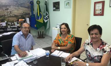A Presidente do SIMTED de Bonito se reúne com Prefeito para discutir sobre o Piso Nacional e Incorporação da Regência de Classe