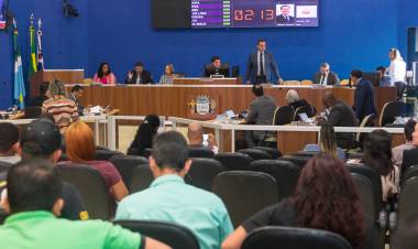 Câmara inicia ano instituindo “Cachorródromo” e campanha contra copos e canudos plásticos