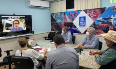 Em reunião com Prefeito, Suzano anuncia doação de respiradores e máscaras