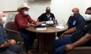 Prefeito de Três Lagoas recebe Sindicato dos Trabalhadores no Transporte Rodoviário da Região em seu gabinete
