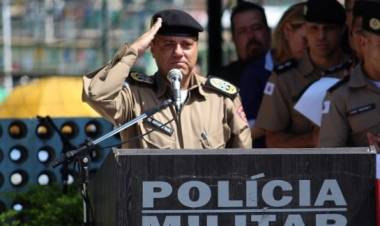 Bolsonaro nomeia coronel da PM para a presidência da Fundação Nacional de Saúde; PSD, partido do “Centrão”, se aproxima mais do governo