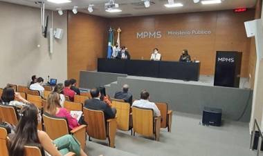 Campo Grande: em reunião no MPE, prefeitura e representantes de escolas particulares decidem adiar data para possível retorno das aulas