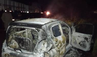 Casal morre em colisão frontal com carreta após motorista tentar desviar de árvore na pista próximo ao Município de Brasilândia