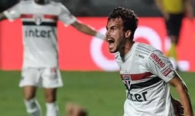 São Paulo domina Atlético-MG, vence e volta a abrir vantagem no Brasileirão
