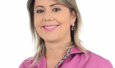 Primeira prefeita da história de Água Clara, Gerolina da Silva Alves, eleita nessas eleições 2020 com 3.605 votos, o que corresponde a 42,25% do eleitorado. 