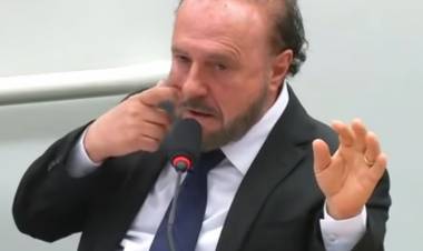 PREFEITO MARIO CELSO EXTINGUIU 11 SECRETARIAS EM ANDRADINA E 80 CABIDES DE EMPREGOS