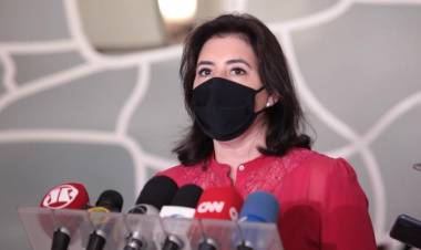 Após “traição” do MDB, Simone Tebet avalia se continua na legenda