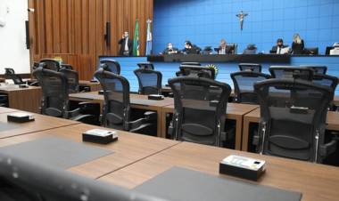 A conta da reforma da previdência em MS chegou: servidores estaduais passam a ter desconto de 14% nos salários