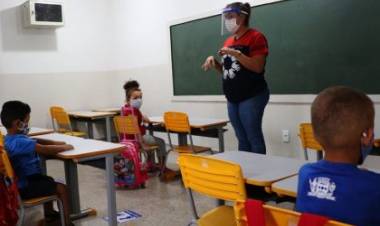 Educação Municipal faz avaliação diária sobre volta as aulas e segue com protocolos rigorosos de segurança nas Unidades de Ensino