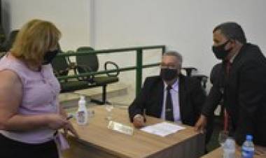Câmara de Ribas do Rio Pardo instaura comissão processante para julgar o prefeito
