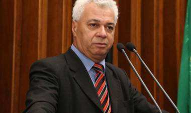 Deputado pede a antecipação de metade do 13º salário aos servidores estaduais