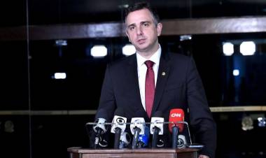 Senado: Pacheco suspende votação de projeto que anula decreto de armas