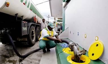 Possível aumento do diesel pode ser 'estopim' para greve dos caminhoneiros