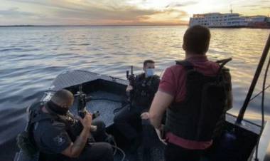 Polícia do AM acaba com festa em barco de luxo que já durava 5 dias