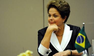 TCU absolve Dilma e Palocci por irregularidade na compra da refinaria de Pasadena