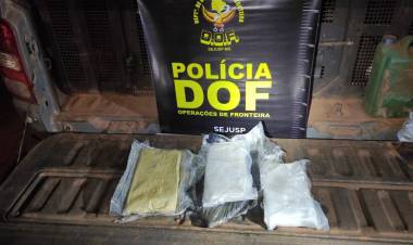 Passageiro de ônibus é preso com cocaína amarrada nas pernas
