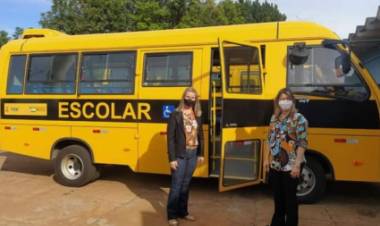 Prefeitura de Água Clara recebe mais um ônibus escolar