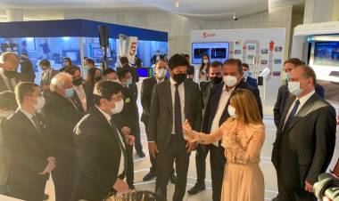 Em exposição sobre uso do 5G, Soraya Thronicke busca mais informações sobre pecuária digital