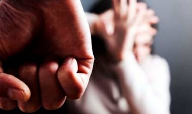 Jovem esfaqueia ex-namorado ao ter casa invadida e ser agredida