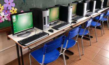 Escolas indígenas de Dourados recebem computadores em parceria do IFMS e Semed