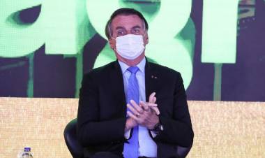Sob agenda negativa, Bolsonaro ameaça a realização de eleições