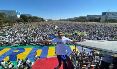 Manifestação pró-armas reuniu apoiadores do presidente Bolsonaro em Brasília