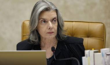 Cármen Lúcia nega pedido do PT para obrigar Lira a analisar pedido de impeachment de Bolsonaro