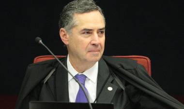 Barroso atende Braga Netto durante sessão do STF e áudio vaza