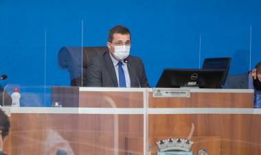 Dr. Cassiano indica serviços em vias e melhorias em iluminação