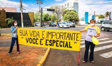 SETEMBRO AMARELO – Panfletagem e faixas de atenção tomam conta da área central em alusão ao Dia D de prevenção ao suicídio